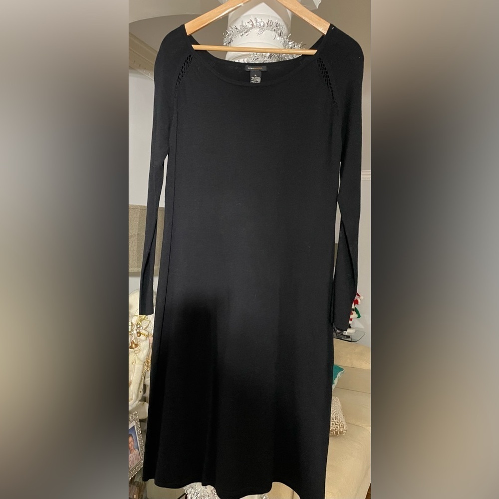 BCBG Maxazria women’s size XL black long sleeve knit ,stretch dress with details